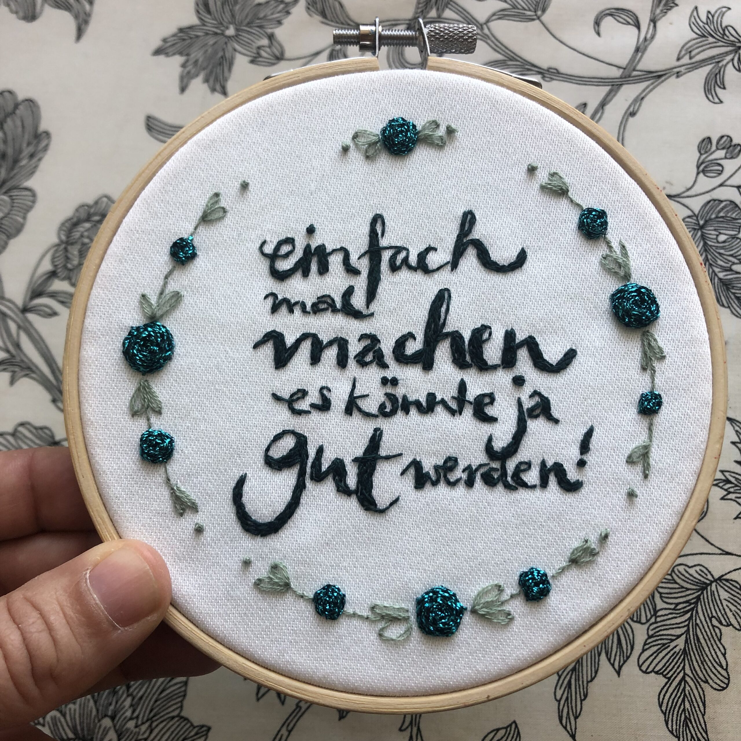 Mutmachendes Stickbild mit Anleitung zum sticken lernen